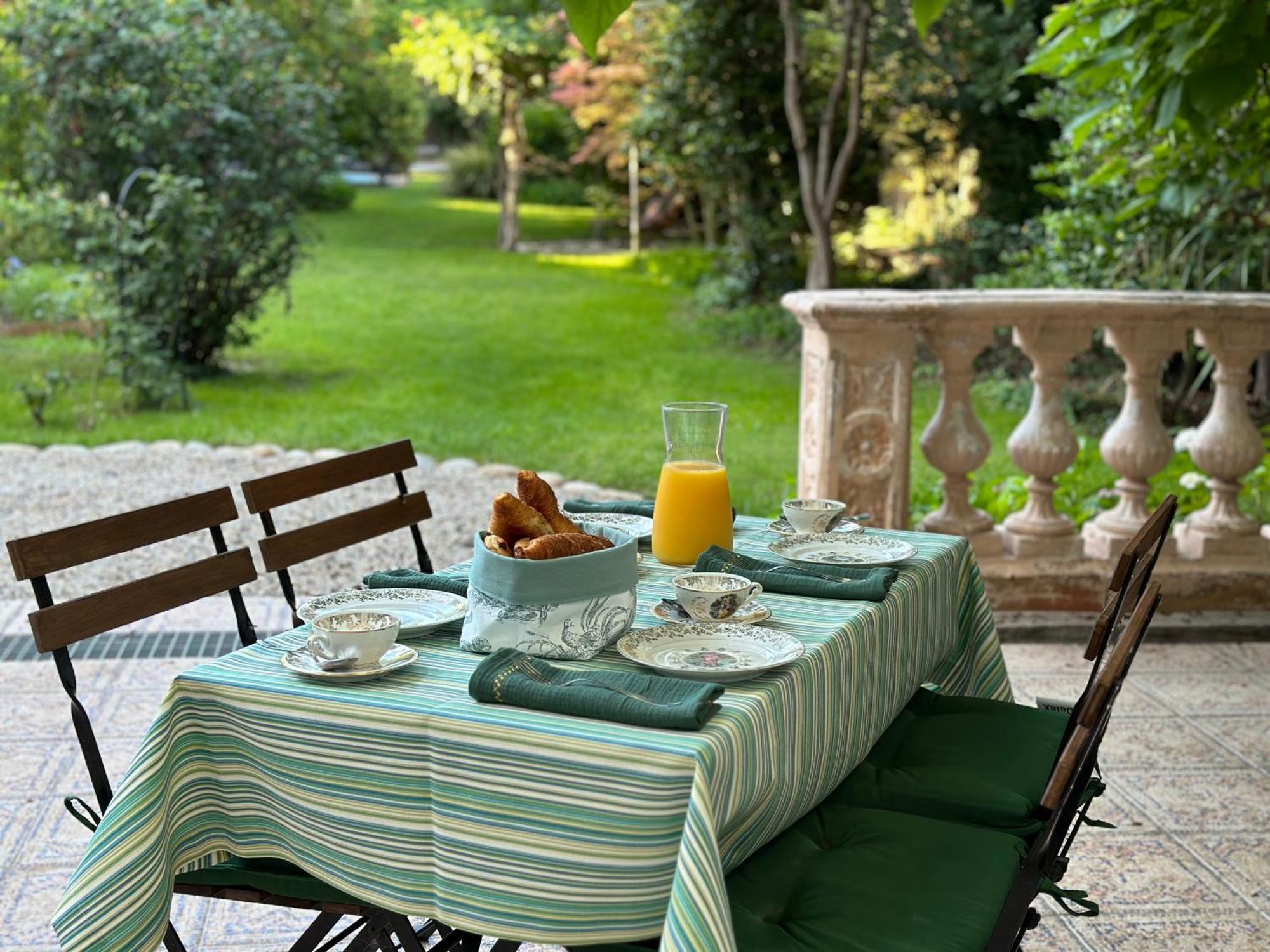 Couette-café L'enthousiasme Prades (Pyrenees-Orientales)